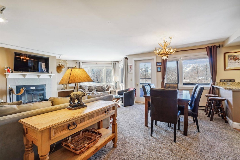 Killington vacation rental Highridge Condo living room